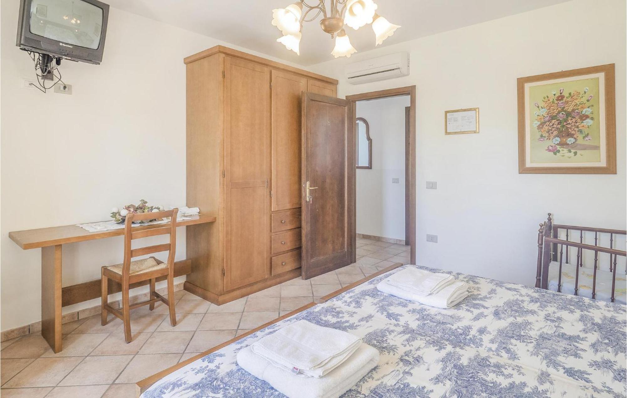 Awesome Home In Ariano Nel Polesine With Kitchen San Basilio Eksteriør billede