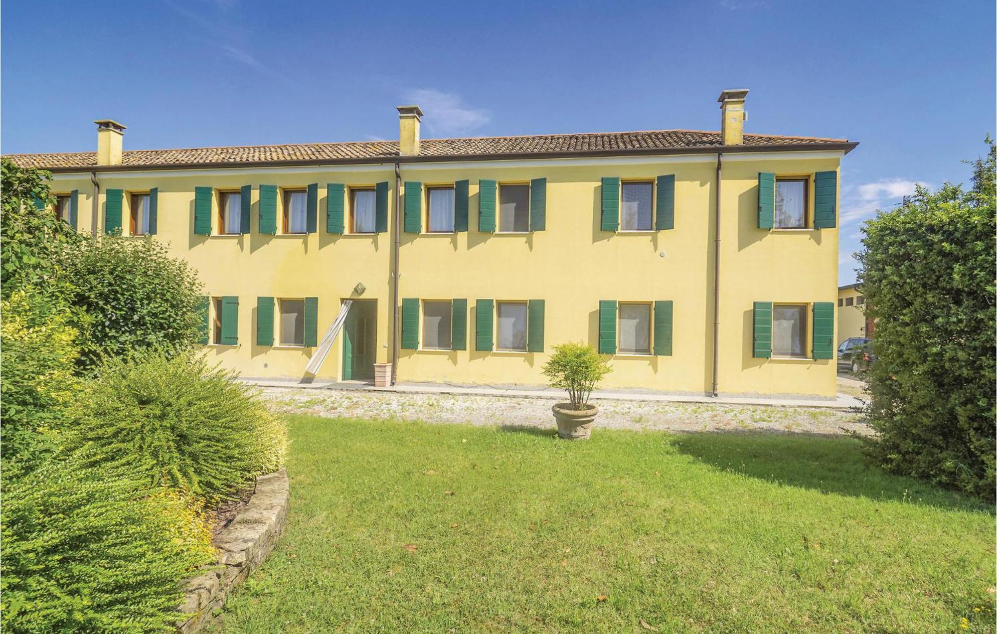 Awesome Home In Ariano Nel Polesine With Kitchen San Basilio Eksteriør billede